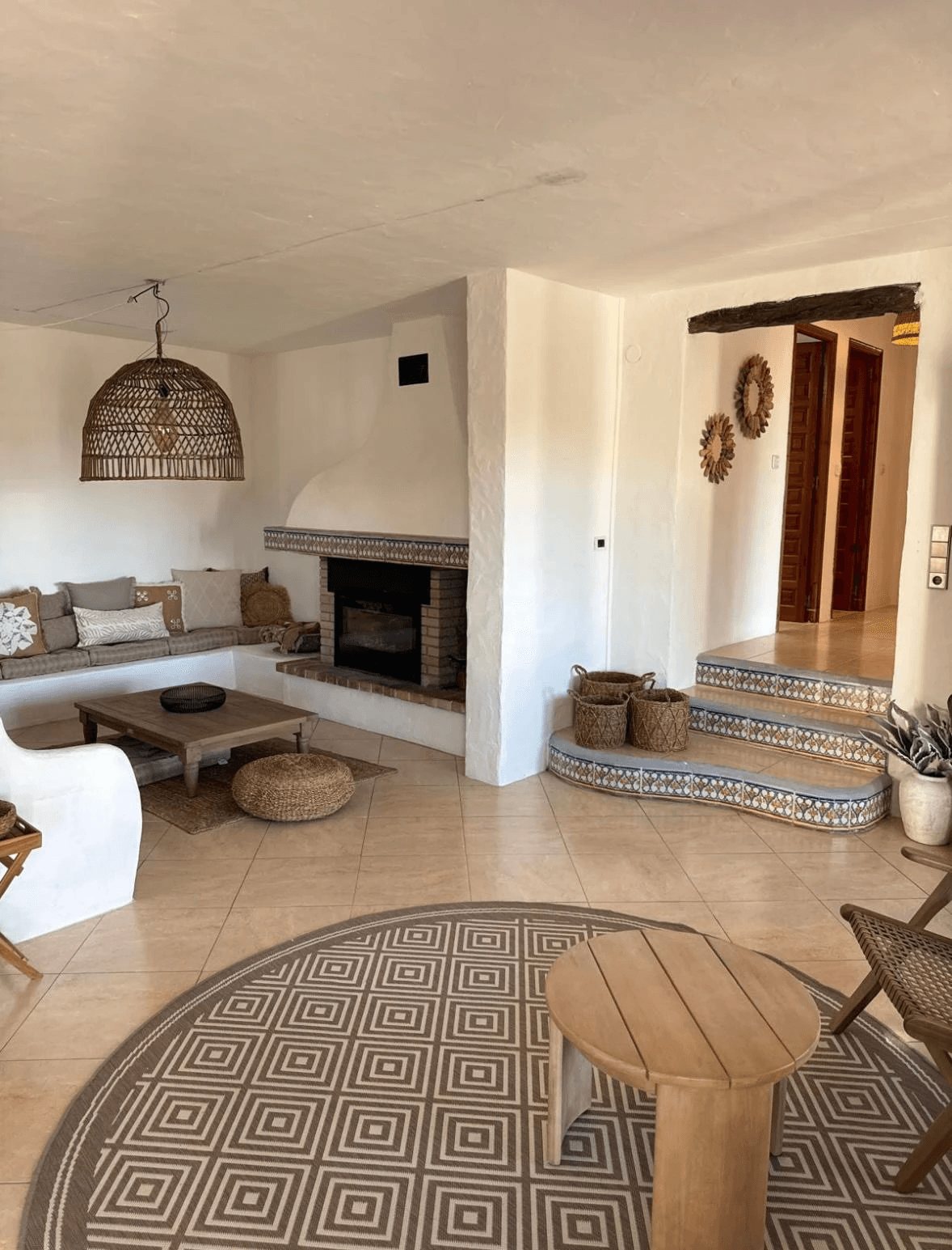 Encantadora Finca con Piscina y Vistas Panorámicas al Mar | Alquiler Temporal y de Larga Estancia