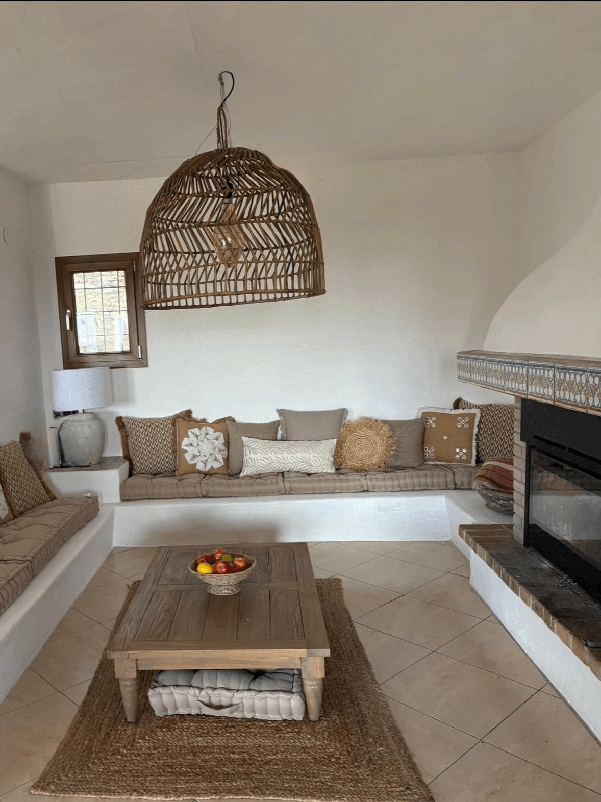Encantadora Finca con Piscina y Vistas Panorámicas al Mar | Alquiler Temporal y de Larga Estancia