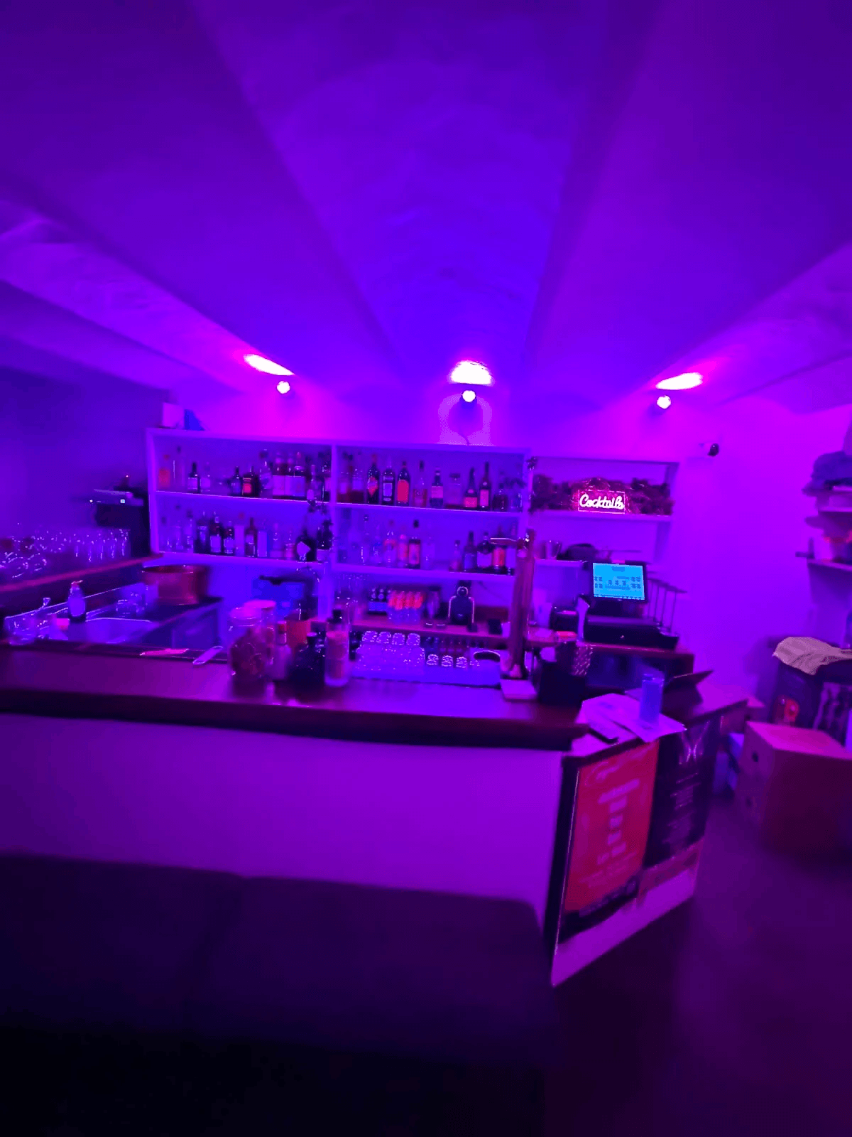 Bar for sale in the Ibiza port with terrace and license.