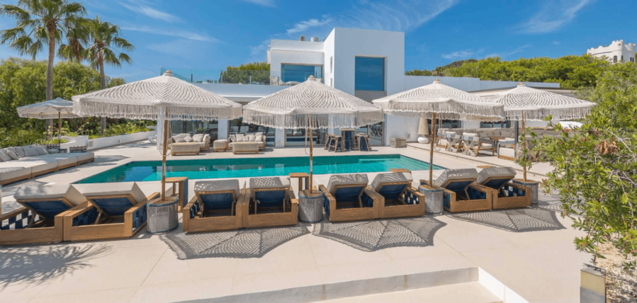 Exceptional luxury villa facing the sea with panoramic views in Cap Martinet, Ibiza.