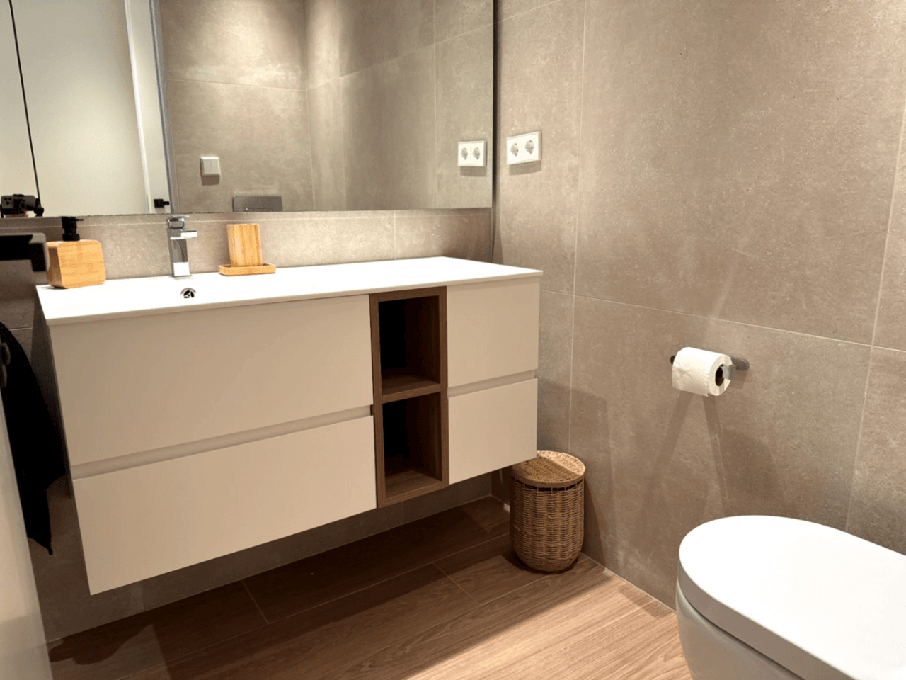 Exclusiva villa de nueva construcción en urbanización cerrada con máxima privacidad en Jesús