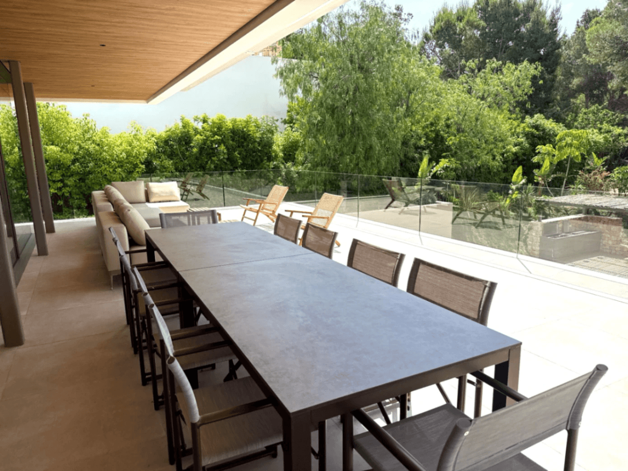 Exclusiva villa de nueva construcción en urbanización cerrada con máxima privacidad en Jesús