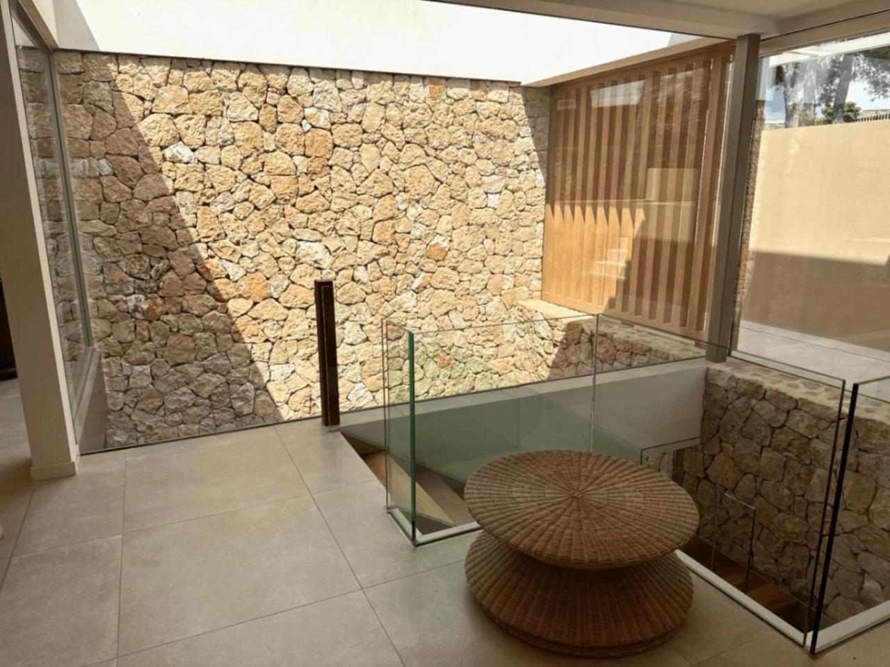 Exclusiva villa de nueva construcción en urbanización cerrada con máxima privacidad en Jesús