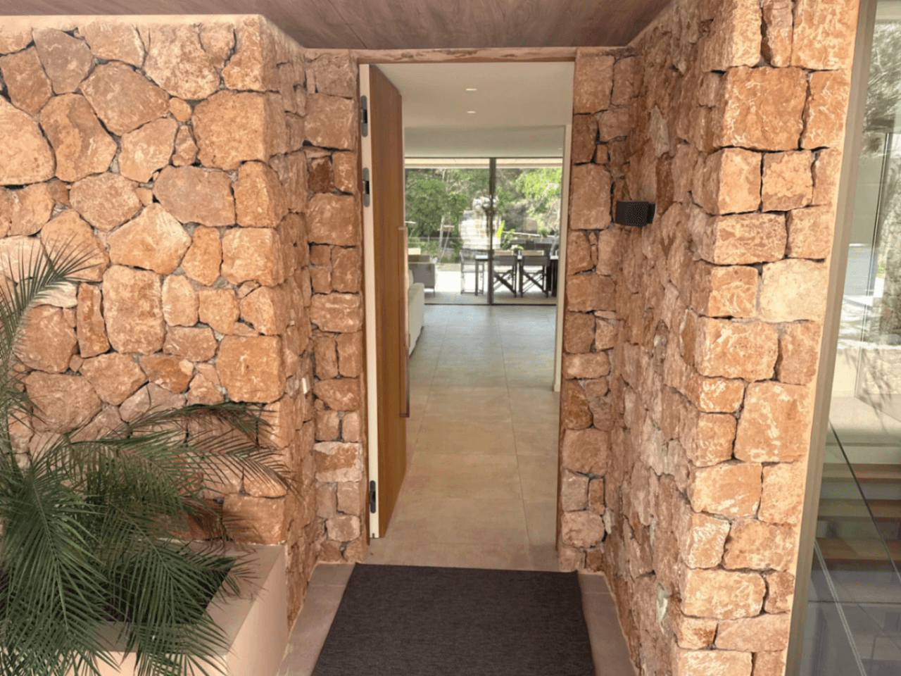 Exclusiva villa de nueva construcción en urbanización cerrada con máxima privacidad en Jesús