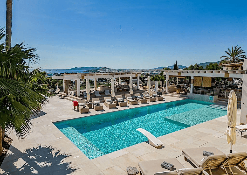Villa de lujo excepcional con vistas panorámicas en Jesús, Ibiza