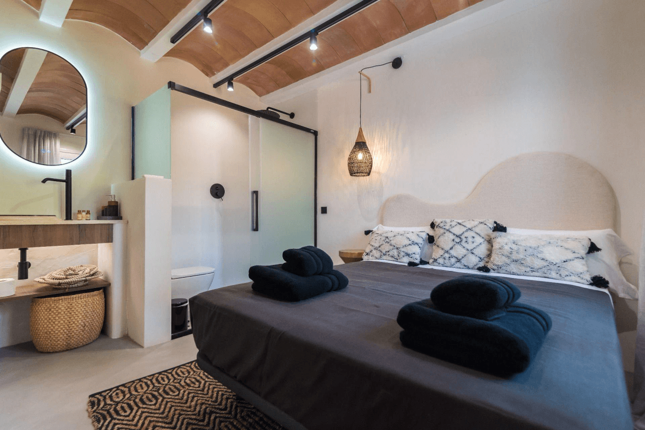 Brand new renovated luxury villa for sale in Santa Eulalia.