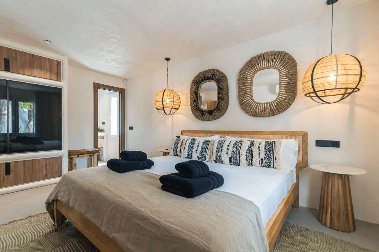 Brand new renovated luxury villa for sale in Santa Eulalia.