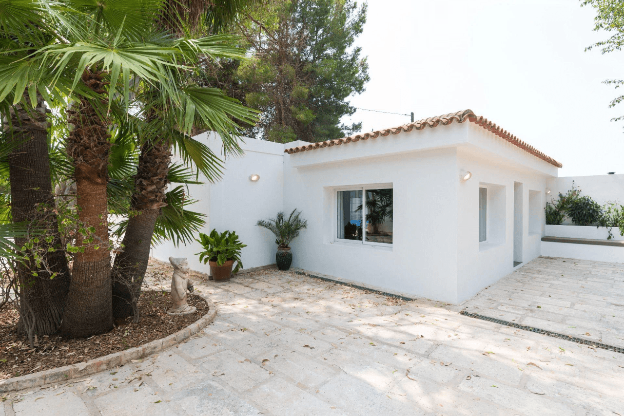 Brand new renovated luxury villa for sale in Santa Eulalia.