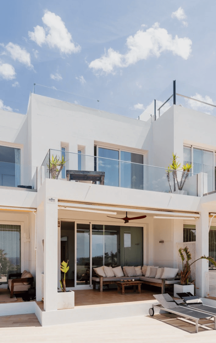 Exclusivo Adosado con Vistas al Mar, Jacuzzi en Rooftop y Atardeceres de Ensueño en Cala Tarida