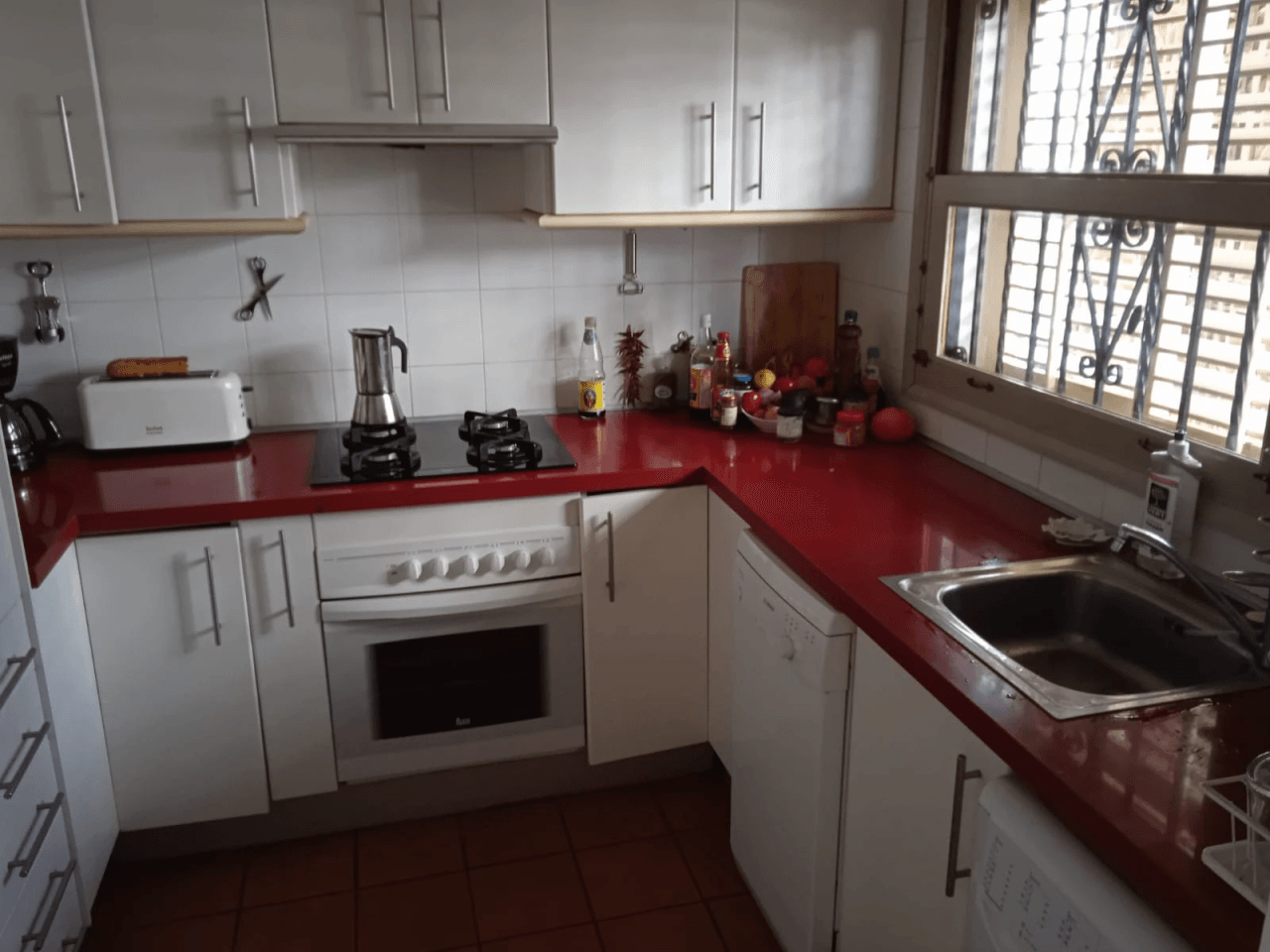 ALQUILER DE TEMPORADA – APARTAMENTO MODERNO DISPONIBLE HASTA NOVIEMBRE EN CAP MARTINET