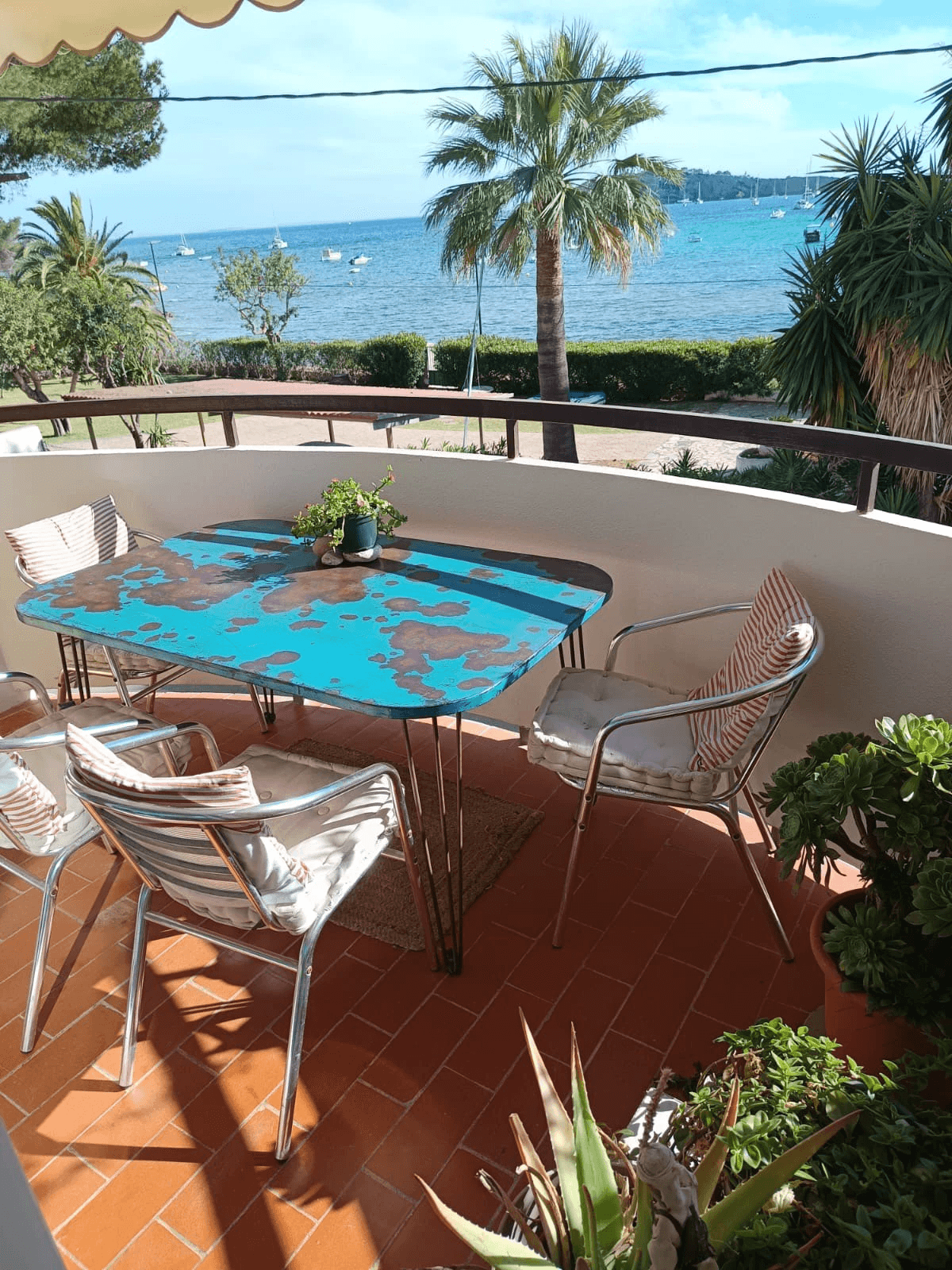 ALQUILER DE TEMPORADA – APARTAMENTO MODERNO DISPONIBLE HASTA NOVIEMBRE EN CAP MARTINET
