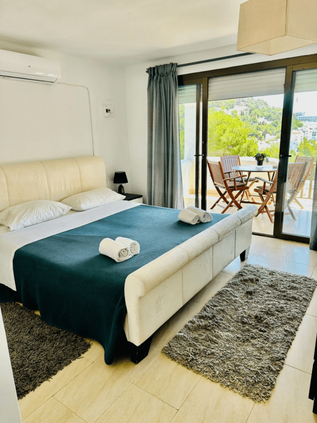 Precioso apartamento reformado de 2 dormitorios en Pueblo Espárragos, Cala Llonga