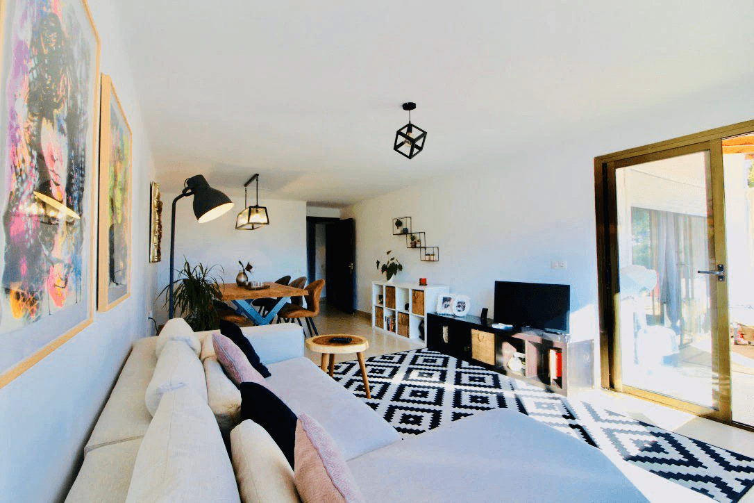 Precioso apartamento reformado de 2 dormitorios en Pueblo Espárragos, Cala Llonga
