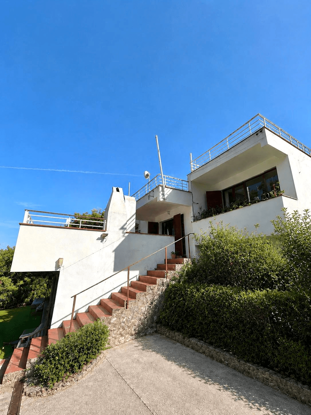 Villa en alquiler con vistas al mar y amplias zonas exteriores